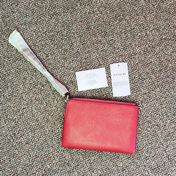 Coach wristlet - Picture 2 of 7